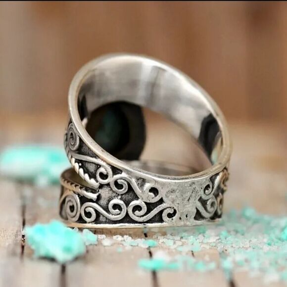 Vintage Style Chunky Band Ring Inlaid Turquoise Jewelry - Picture 9 of 11